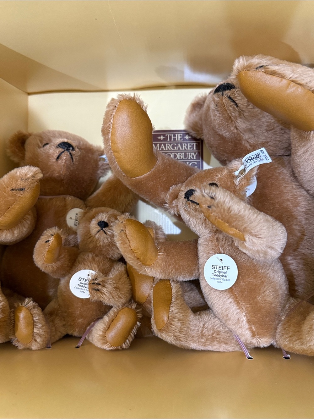 NIB MARGARET STRONG Museum "Cinnamon" Steiff Teddy Bear Collectors Ed Set 1984